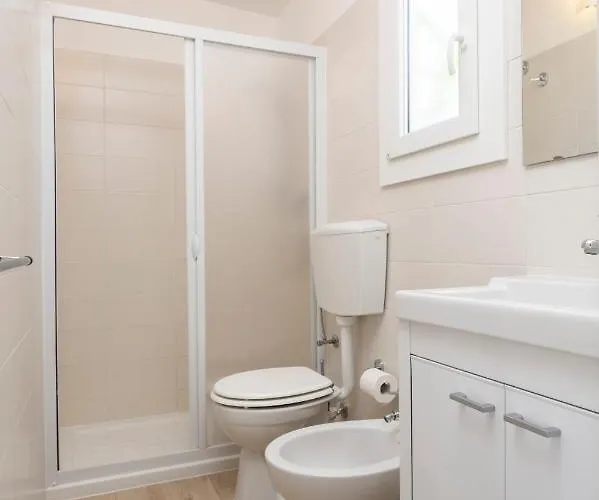 Norina مكان تخييم بيزارو