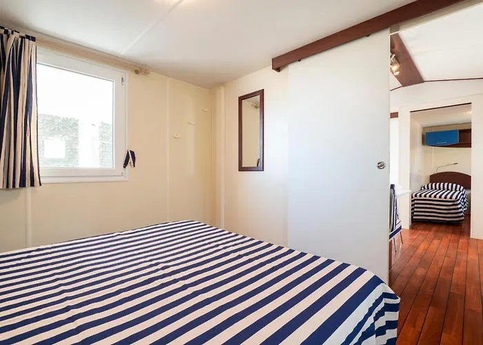 Norina مكان تخييم بيزارو