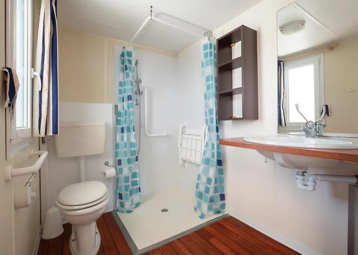 Norina مكان تخييم بيزارو